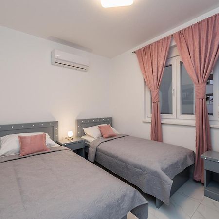 Villa Jana Luxury Apartments Novalja Habitación foto